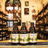 La Chouffe Blonde, una Belgian Strong Blonde Ale elaborada por Brasserie d'Achouffe. Con un ABV de 8%, esta cerveza es conocida por su equilibrio entre la dulzura de la malta y el amargor del lúpulo, complementada por notas frutales y especiadas. Sus aromas incluyen manzana, plátano y cilantro, con un fondo dulce de malta. Su sabor es suave, con un amargor moderado y un final ligeramente seco. Ideal para maridar con pescado, mariscos, carnes blancas y quesos suaves. Presentación en botella de 330.